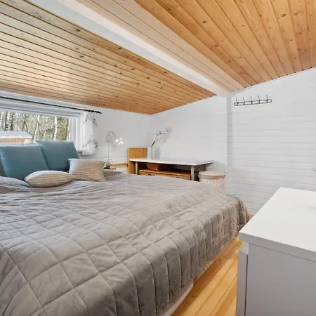 Semesterbostad Heikki - 700m From The Sea By Interhome
